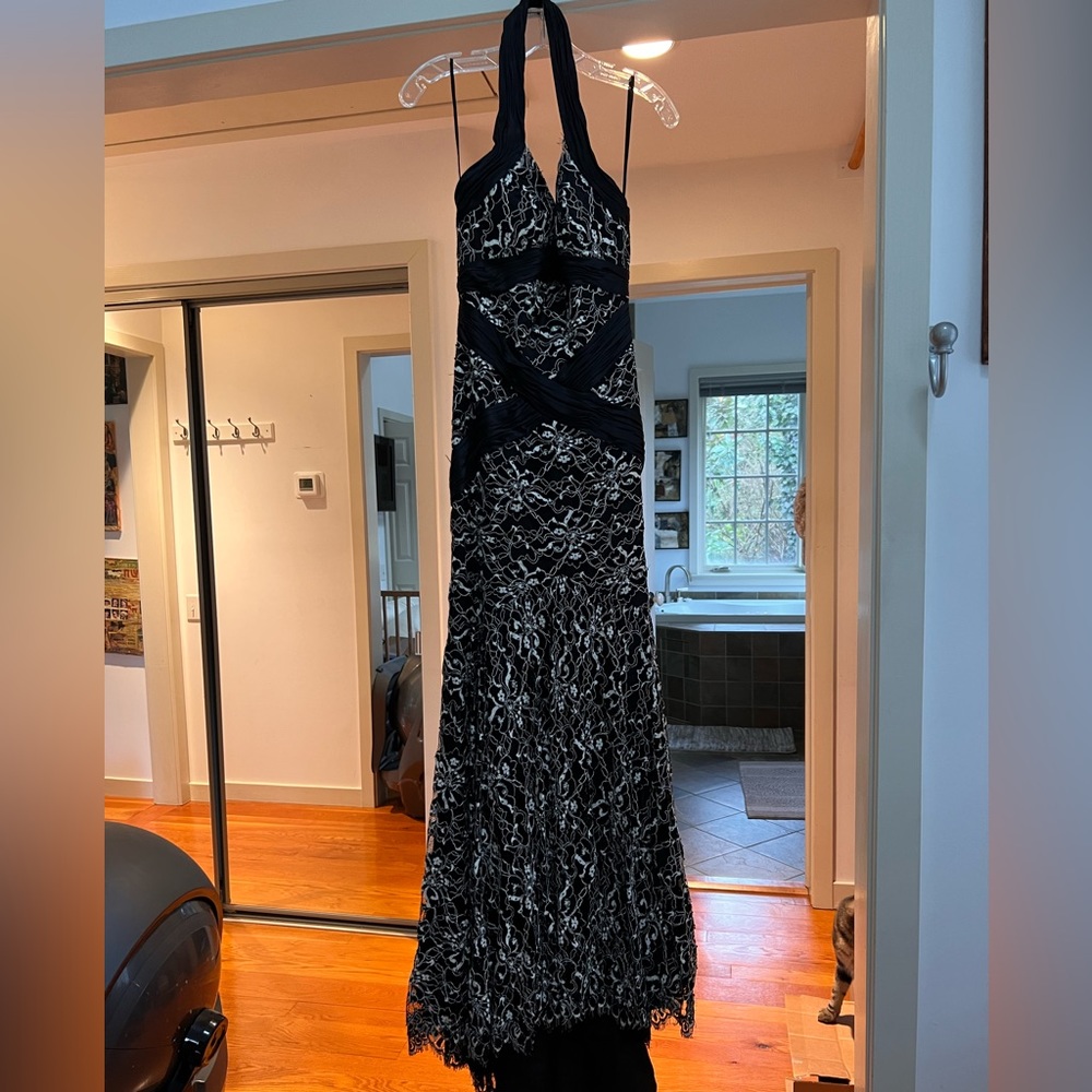 Terani Stunning Black & White Lace Gown w/ satin detailing at bust/waist size 4